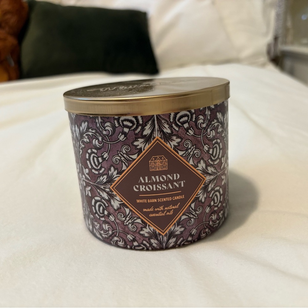 White Barn Almond Croissant Candle | Bath and Body Works